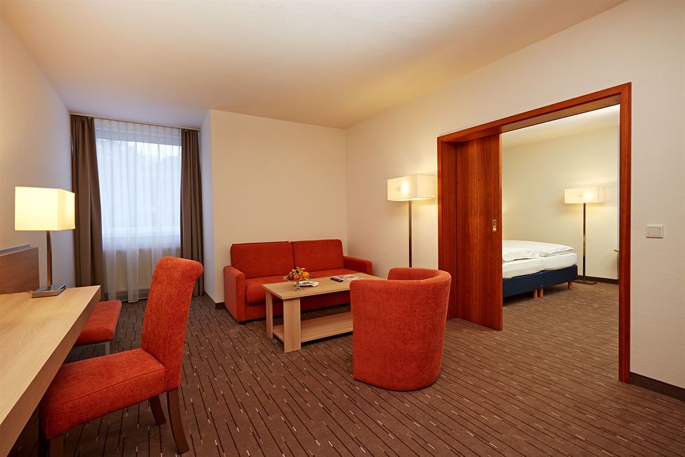 H+ Hotel Wiesbaden นีเดิร์นเฮาเซน ภายนอก รูปภาพ
