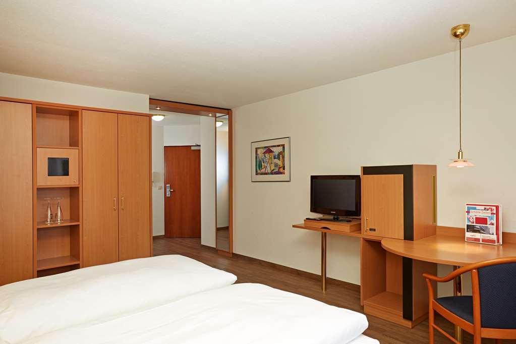 H+ Hotel Wiesbaden นีเดิร์นเฮาเซน ภายนอก รูปภาพ
